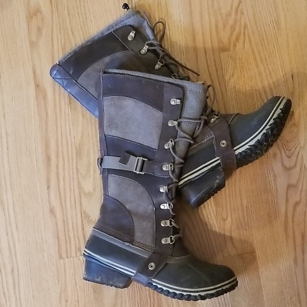 EUC Sorel Conquest Carly size 8